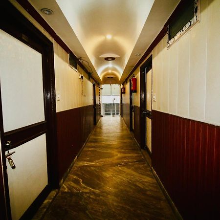 Sattva Cafe And Motel Rishīkesh Екстериор снимка